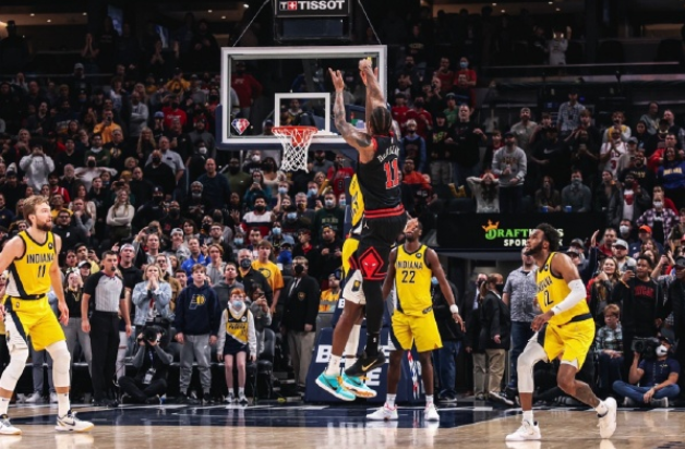 NBA，篮网压哨三分绝杀热火终结对手九连胜